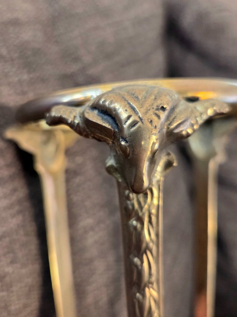 Vintage Ram's Head Plant Stand or Candleholder Hoof Feet Art Nouveau Style - Picture 3 of 7